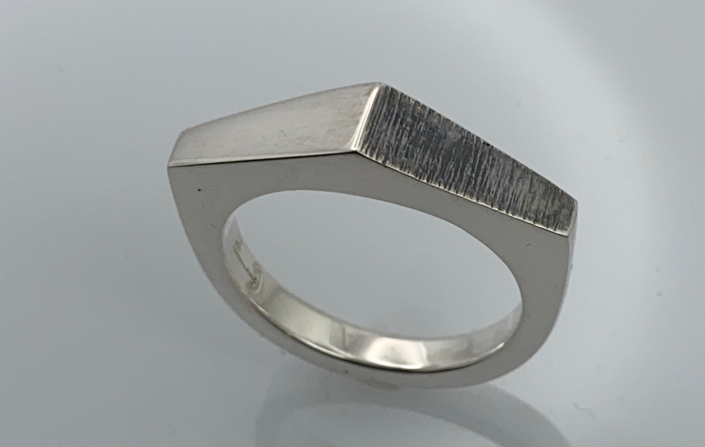 Small Equinox Ring